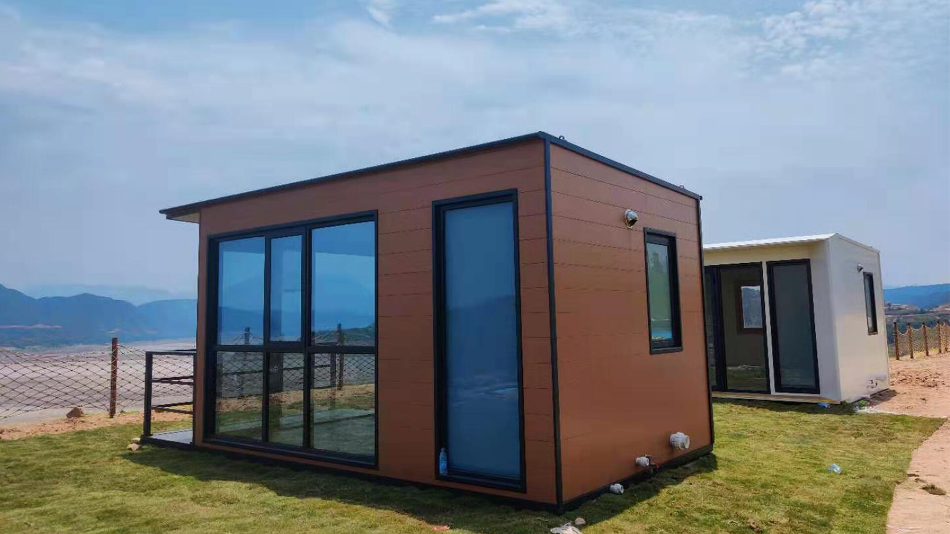 Hot Sale Customized China Prefab Home Modular Houses Light Steel Living Container House