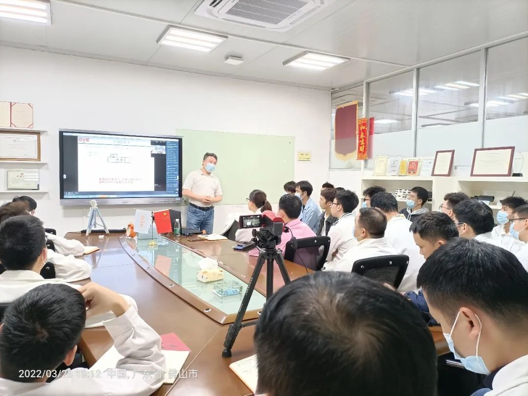 Pay attention to the popularization of technology, pay attention to the quality of power supply! Lin Jianliang, deputy manager of innovation R&D Center, gave power technology training to partners of Guanyu Power Supply.