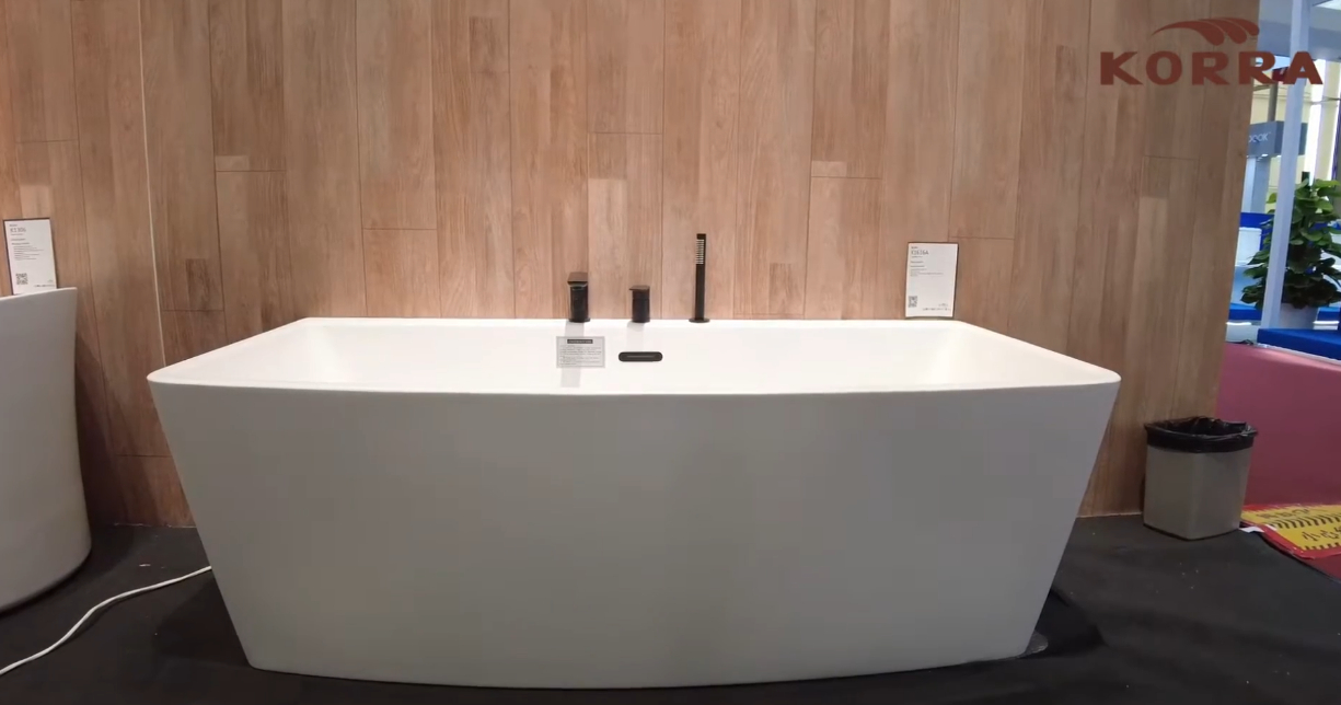 Fair Live_K1616A Acrylic Bathtub with Faucet from Korra Bath Ware 