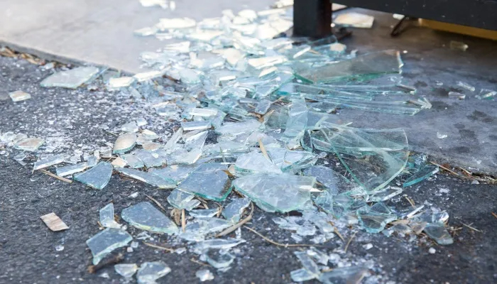 Ordinary glass breaken