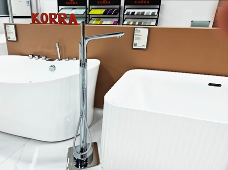 Отдельно стоящий смеситель для ванны Korra – выставка Kitchen Bath Expo 2025 в Шанхае