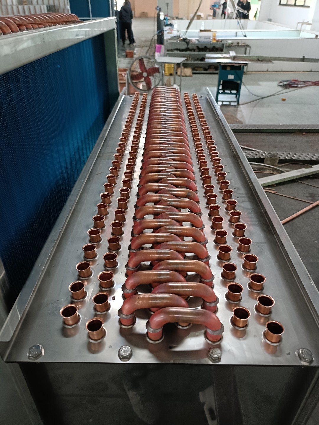 Energy-efficient air condenser for packaged HVAC units