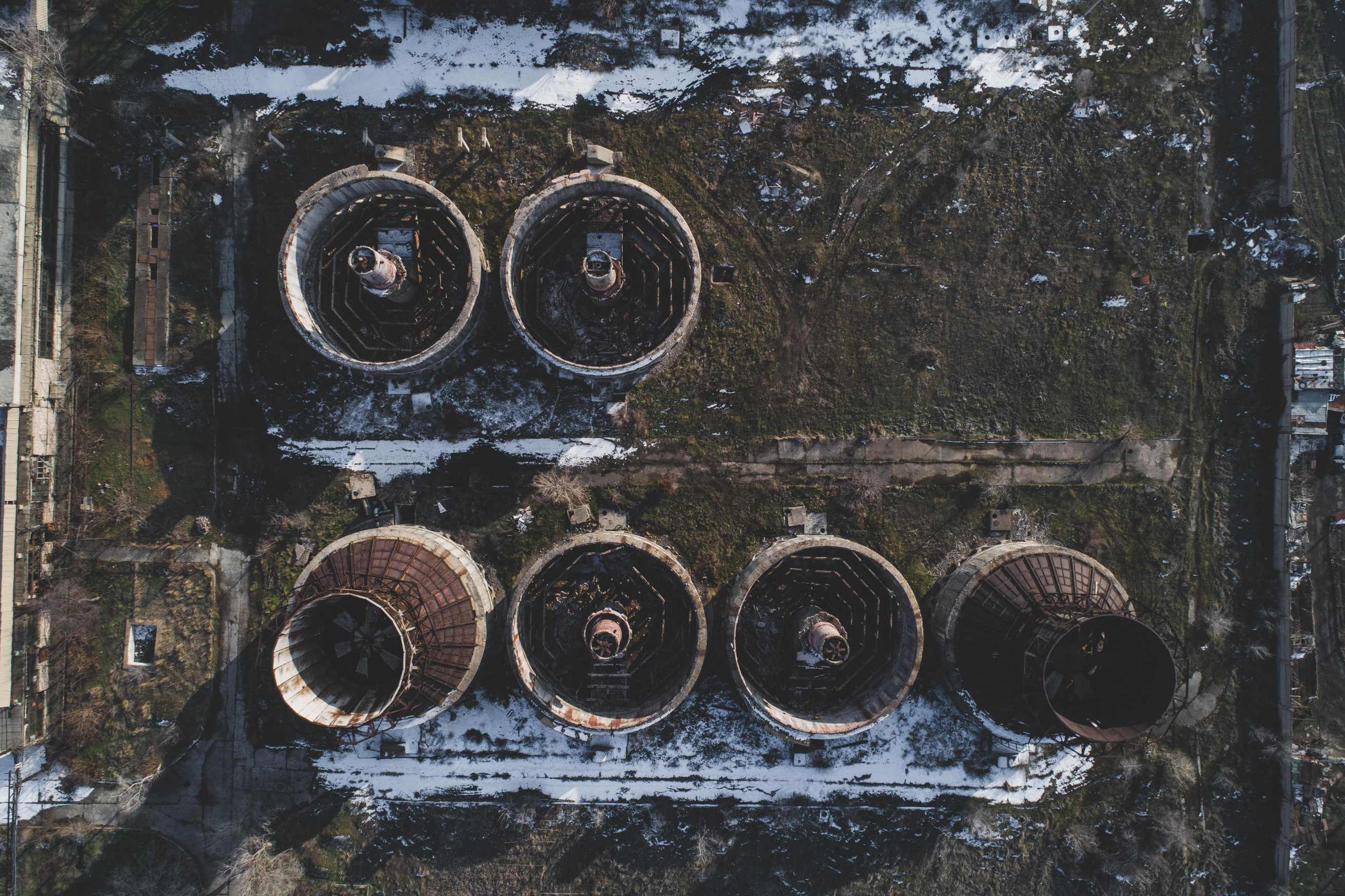 Dry Coolers vs. Wet Cooling Towers
