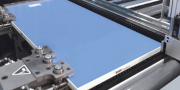 Panel Saw's Smart Saw Carriage Positioning System