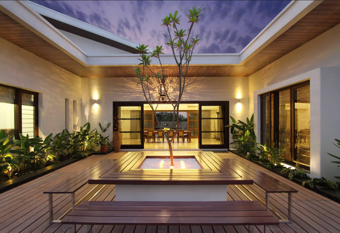 8-Courtyard Lights