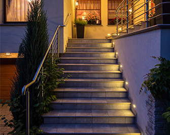 Emphasizing-Entryways-and-Pathways