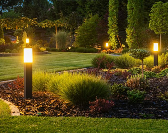 Landscape-lights-Creating-Seasonal-Impact