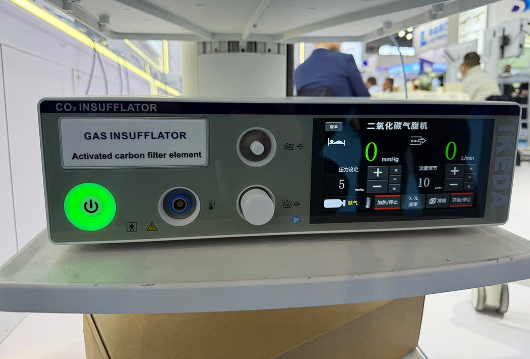 二氧化碳气腹机