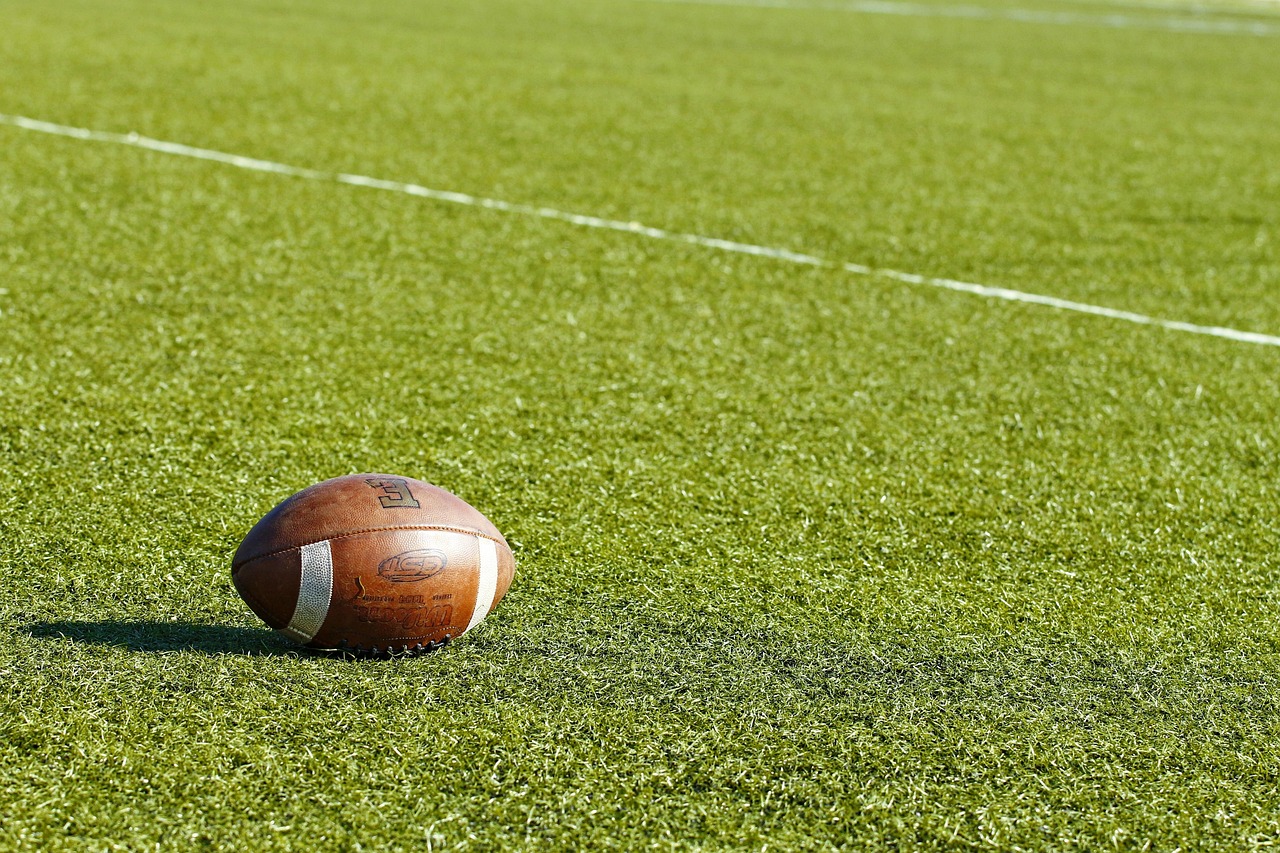 nomad369-american-football-3943900_1280