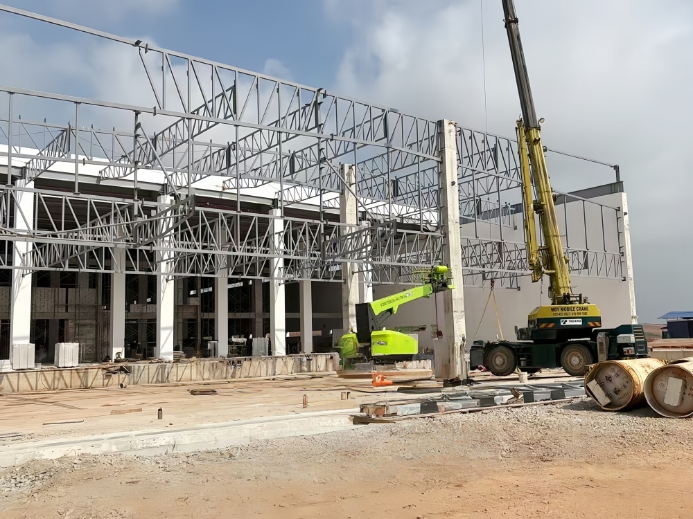 Large-Span Space Frame