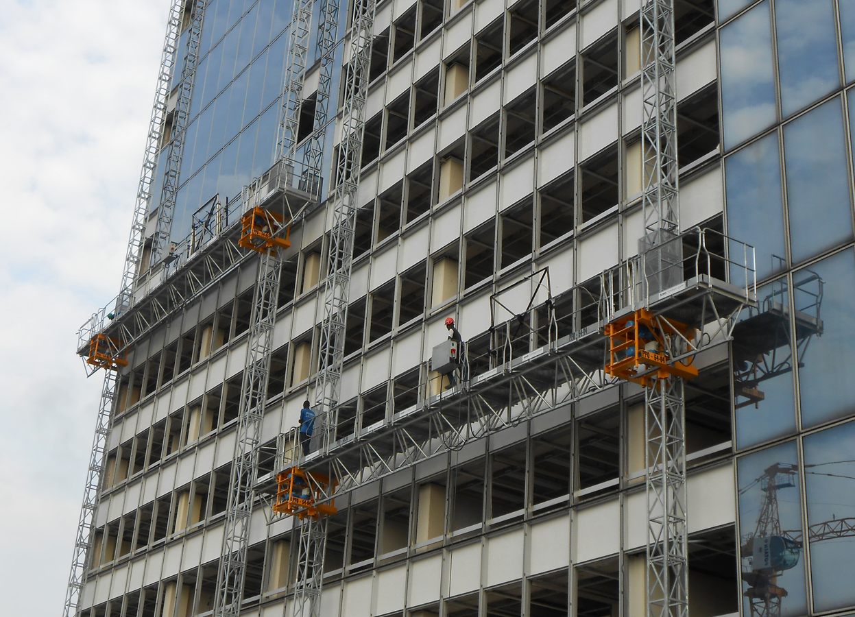 banner_Mast Climbing Work Platform