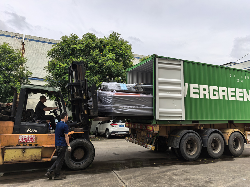 Waterjet Cutter Machine Loading to Overseas Country