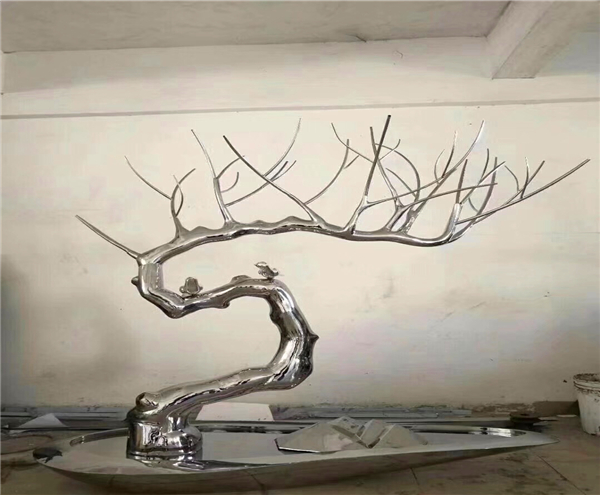 Metal Tree Sculpture