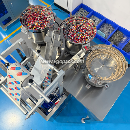 3 Vibration Bowls Automatic Counting Packing Machine-Capsule 3-side Seal Linked Bag (1)