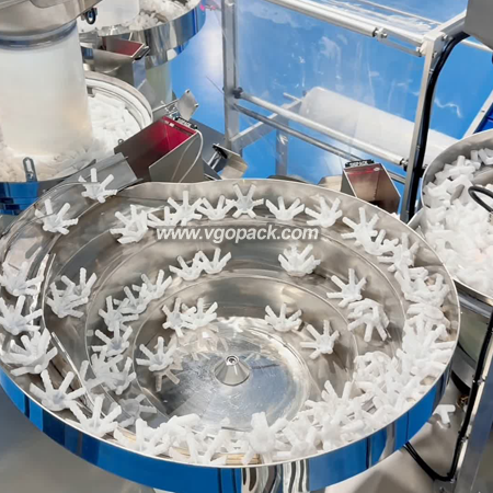 4 Bowl Counting Packing Machine with Inclined Belt Conveyor-Plastic Fitting (3)