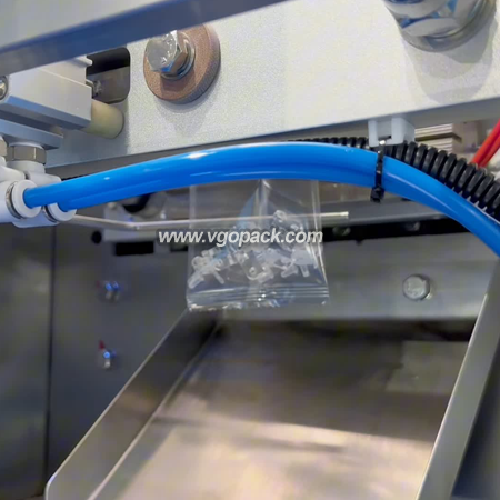 4 Bowls Counting Packing Machine-Plastic Connector (5)