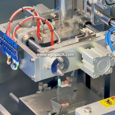 6 Bowl Counting Packing Machine-Capsule (1)