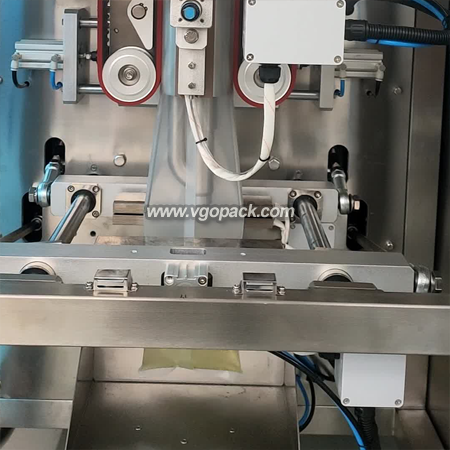 Automatic Large Vertical Packing Machine-Liquid (2)