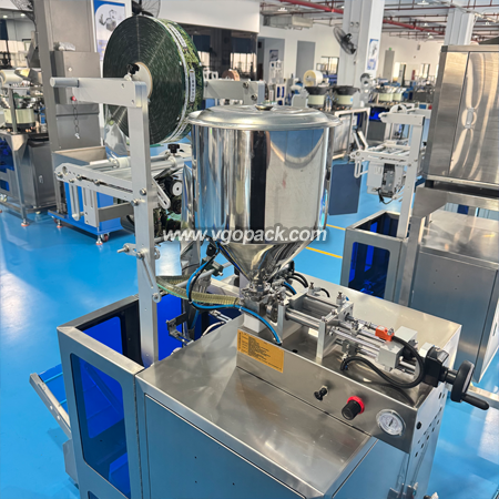 Automatic Packing Machine-Liquid (3)