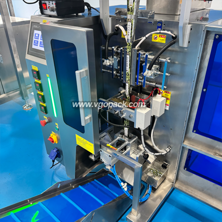 Automatic Packing Machine-Liquid (4)