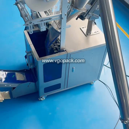 Automatic Packing Machine with Inclined Screw Conveyor-Powder (2)