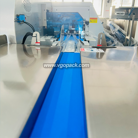 Horizontal Bottom Film Flow Pack Machine-Vegetable Pillow Bag (8)