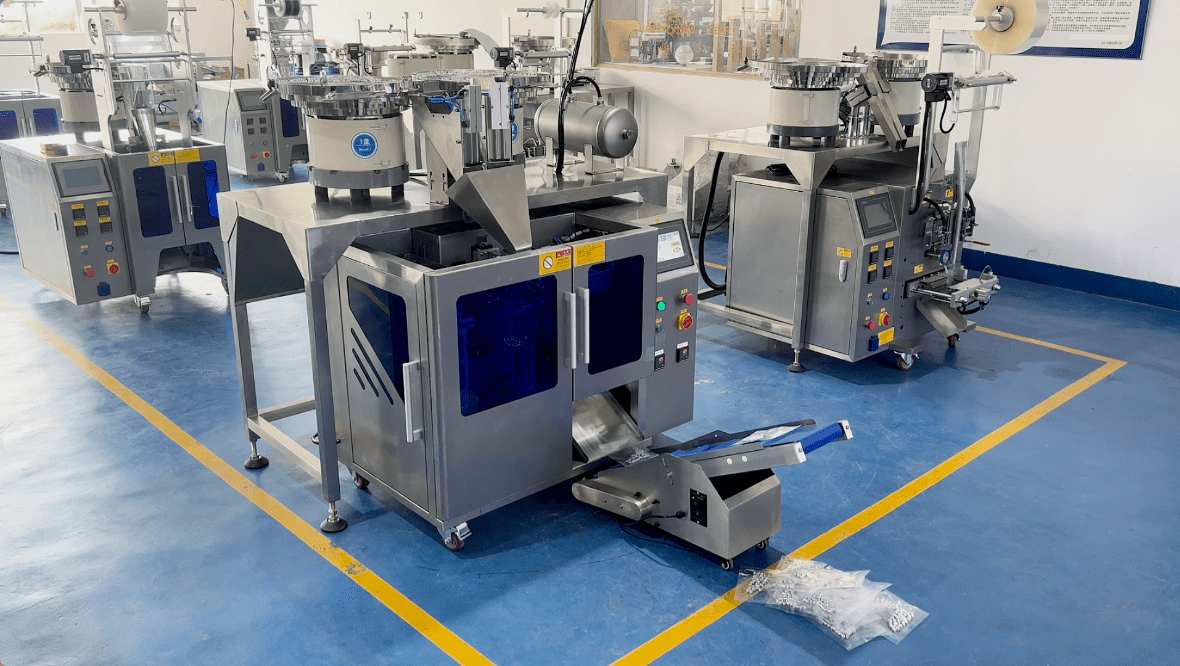 Mini Premade Bag Packing Machine with 2 Vibration Feeders-Hardware Fastener (5)