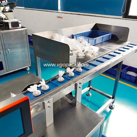 Semi Automatic Packing Machine with Manual Feeding Belt-Soup Seasoning Bag (2)
