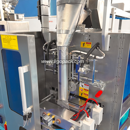 Semi Automatic Packing Machine with Manual Feeding Belt-Soup Seasoning Bag (8)