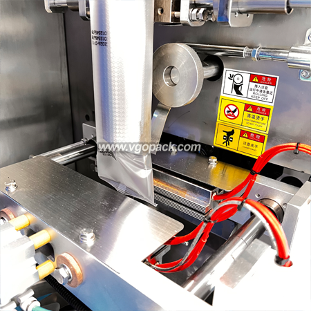 Semi Automatic Packing Machine with Manual Feeding Belt-Soup Seasoning Bag (9)