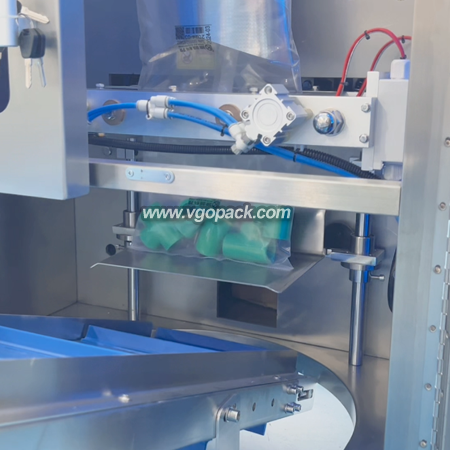 Semi Automatic Packing Machine with Manual Feeding Bucket-Plastic Part (4)