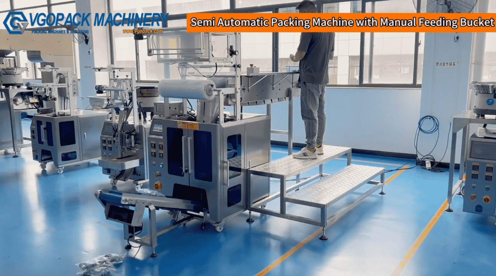 Semi Automatic Packing Machine with Manual Feeding Bucket for Plastic Parts