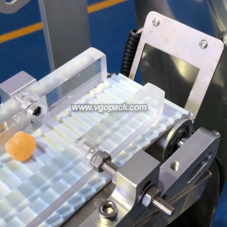 Single Bowl Counting Packing Machine-Gummy Candy Triangle Bag (2)