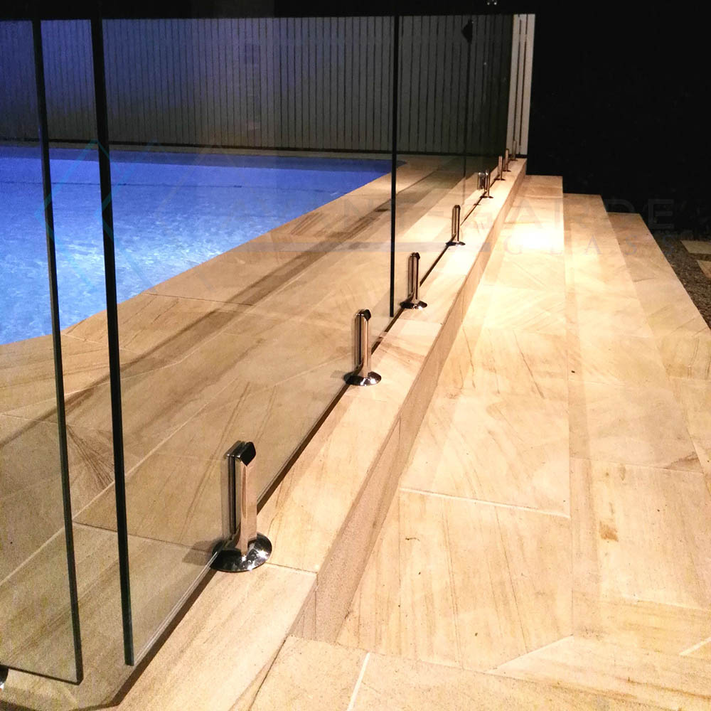 Frameless Glass Spigot Railing System