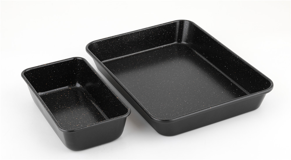 A Closer Look at 2-Piece Cake Pans & Loaf Pans