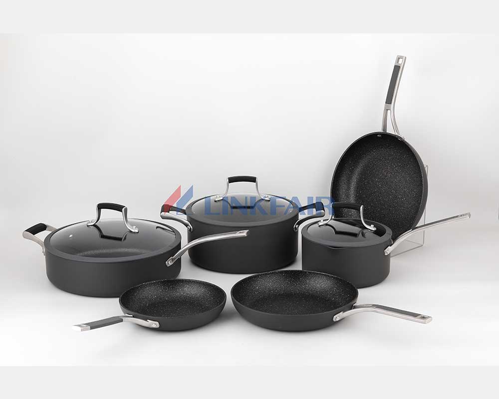 The Excellence of Classic Hard Anodized Non-Stick Cookware